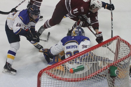 Moncton tops SMU in men's hockey action