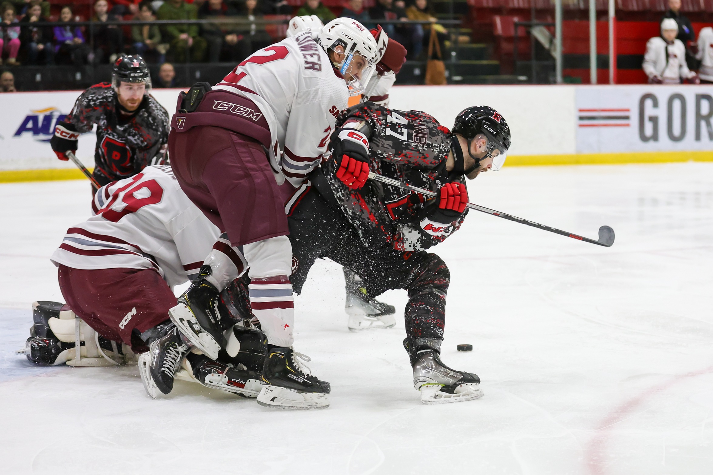 Top ranked REDS hang on to beat Huskies 3-2 in Fredericton