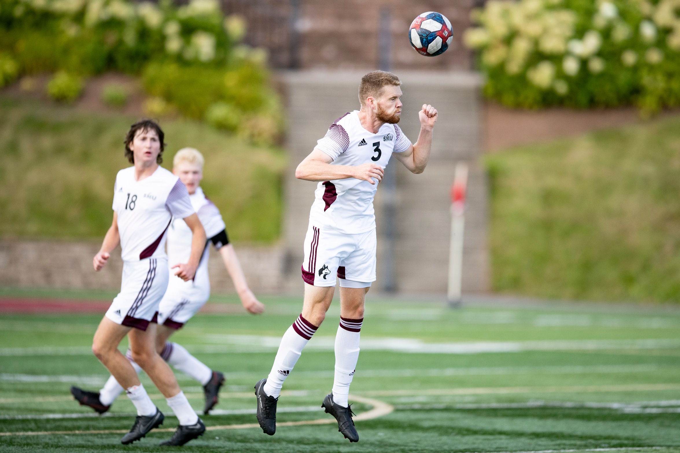 Huskies defender Adam Dunsworth (#3) heads the ball during Saint Mary's 4-0 win over the Mount Allison Mounties on Sept. 18, 2022 (Photos courtesy: Paul Lynch / Mounties Athletics)