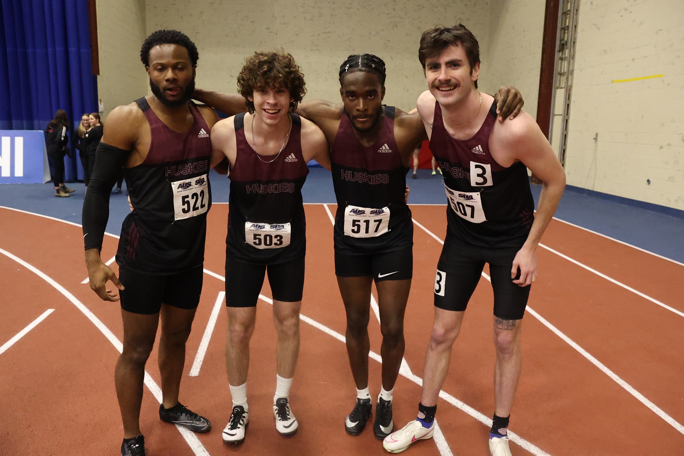 Huskies men's 4x200m relay wins gold to highlight solid day one of AUS Championships in Moncton