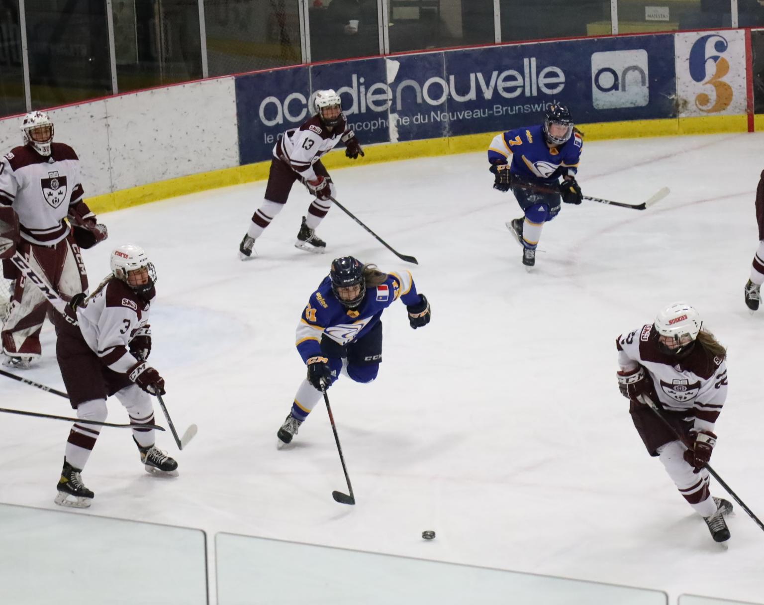 Huskies defeat Aigles Bleues 5-2 for fourth straight win